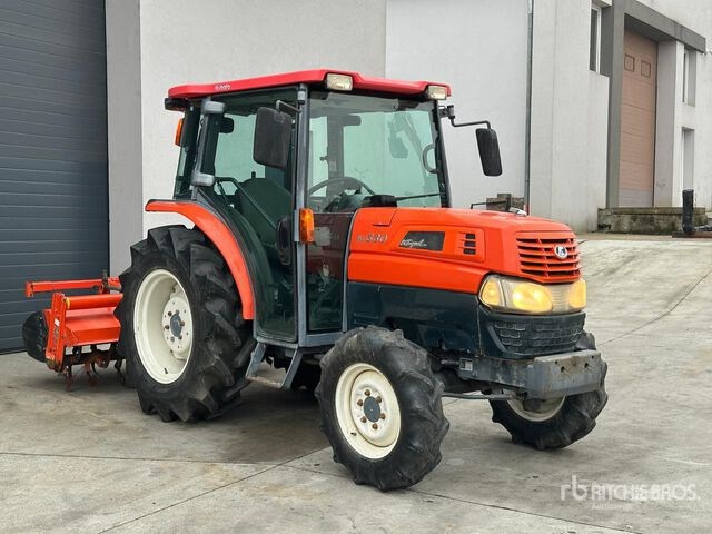 Kubota KL330 4WD Tractor - Farm tractor: picture 3 Kubota KL330 4WD Tractor - Farm tractor: picture 3