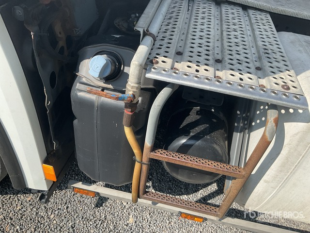 2015 Mercedes-Benz Actros 1845LS 4x2 S/A Sleeper Truck Tractor - Tractor unit: picture 5 2015 Mercedes-Benz Actros 1845LS 4x2 S/A Sleeper Truck Tractor - Tractor unit: picture 5