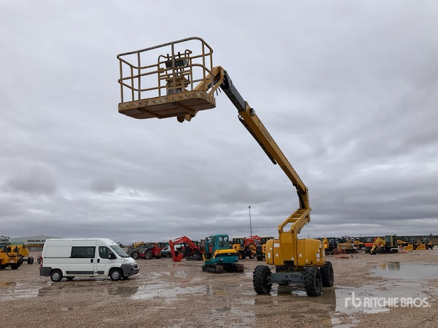 2003 Haulotte HA26PX 4WD Diesel Articulating Boom Lift - Articulated boom: picture 3 2003 Haulotte HA26PX 4WD Diesel Articulating Boom Lift - Articulated boom: picture 3