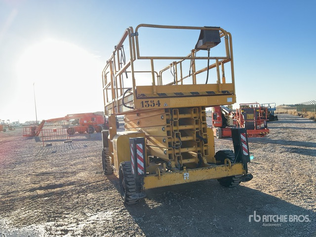 2007 Haulotte H18SX 4x4 Diesel Scissor Lift - Scissor lift: picture 3 2007 Haulotte H18SX 4x4 Diesel Scissor Lift - Scissor lift: picture 3