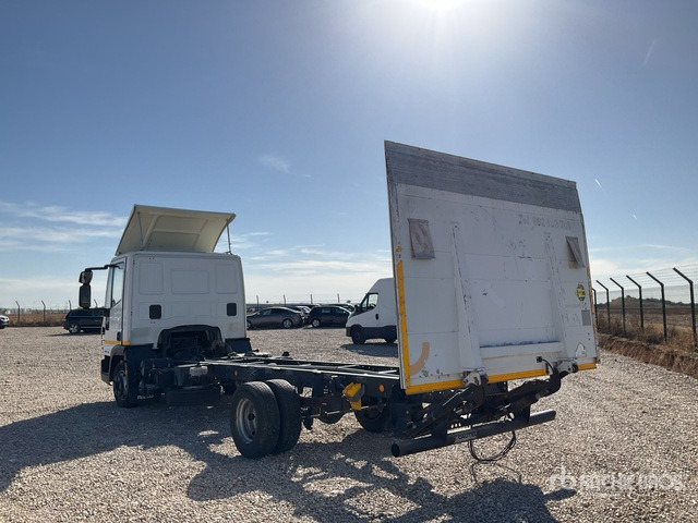 2012 Iveco Eurocargo 180 4x2 Cab and Chassis - Cab chassis truck: picture 3 2012 Iveco Eurocargo 180 4x2 Cab and Chassis - Cab chassis truck: picture 3
