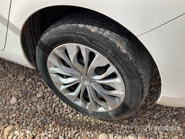 2015 Citroen C4 BlueHDI Automobile - Car: picture 4 2015 Citroen C4 BlueHDI Automobile - Car: picture 4