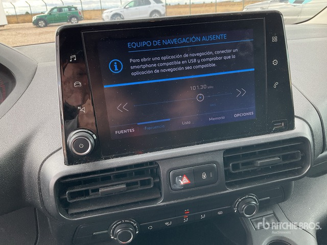 Commercial vehicle 2022 Peugeot Partner Cargo Van: picture 6