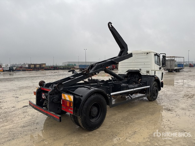 1990 Mercedes-Benz 1722 4x2 Roll-Off Truck - Hook lift truck: picture 3 1990 Mercedes-Benz 1722 4x2 Roll-Off Truck - Hook lift truck: picture 3