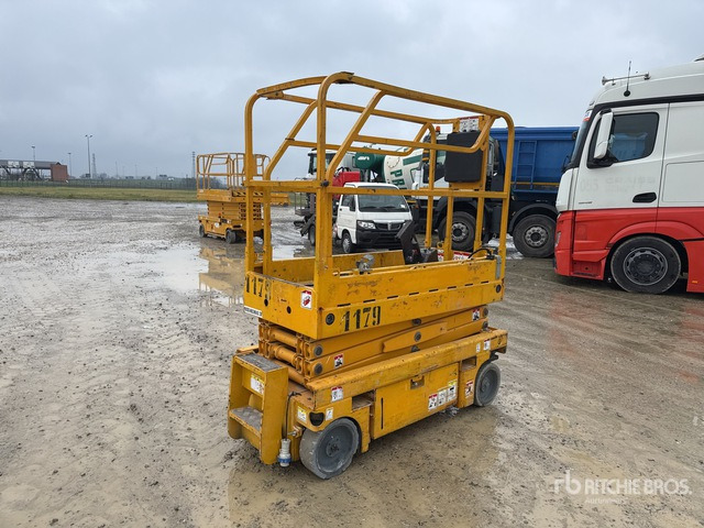 2006 Haulotte Optimum 8 Electric (Inoperable) Scissor Lift - Scissor lift: picture 3 2006 Haulotte Optimum 8 Electric (Inoperable) Scissor Lift - Scissor lift: picture 3