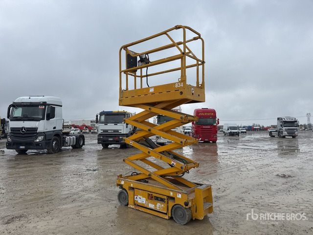 2006 Haulotte Optimum 8 Electric Scissor Lift - Scissor lift: picture 1 2006 Haulotte Optimum 8 Electric Scissor Lift - Scissor lift: picture 1