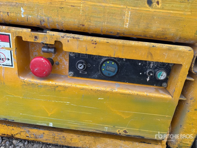 2006 Haulotte Optimum 8 Electric Scissor Lift - Scissor lift: picture 5 2006 Haulotte Optimum 8 Electric Scissor Lift - Scissor lift: picture 5