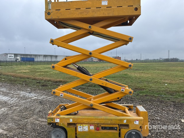 2006 Haulotte Optimum 8 Electric Scissor Lift - Scissor lift: picture 4 2006 Haulotte Optimum 8 Electric Scissor Lift - Scissor lift: picture 4