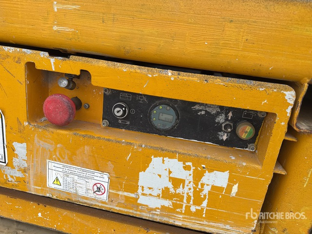 2006 Haulotte Optimum 8 Electric Scissor Lift - Scissor lift: picture 5 2006 Haulotte Optimum 8 Electric Scissor Lift - Scissor lift: picture 5