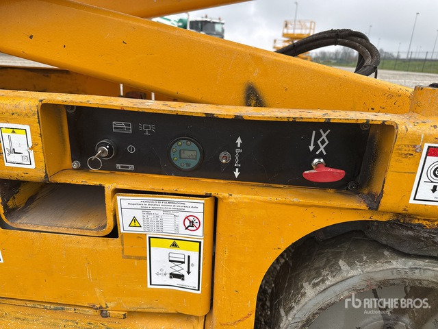 2007 Haulotte Compact 10N Electric Scissor Lift - Scissor lift: picture 5 2007 Haulotte Compact 10N Electric Scissor Lift - Scissor lift: picture 5