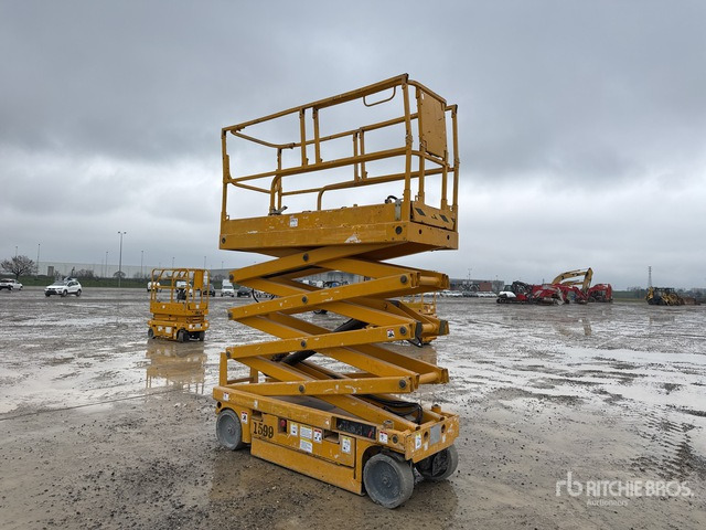 2007 Haulotte Compact 10N Scissor Lift - Scissor lift: picture 1 2007 Haulotte Compact 10N Scissor Lift - Scissor lift: picture 1