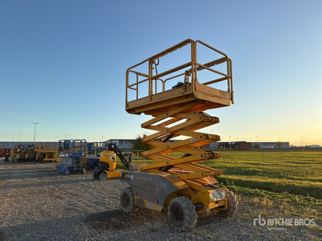 2007 Haulotte Compact 12RTE Electric Scissor Lift - Scissor lift: picture 1 2007 Haulotte Compact 12RTE Electric Scissor Lift - Scissor lift: picture 1