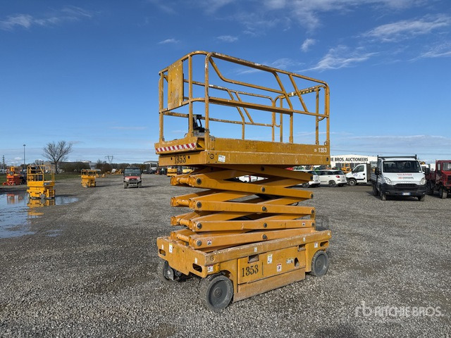 2007 Haulotte Compact12 Electric Scissor Lift - Scissor lift: picture 1 2007 Haulotte Compact12 Electric Scissor Lift - Scissor lift: picture 1