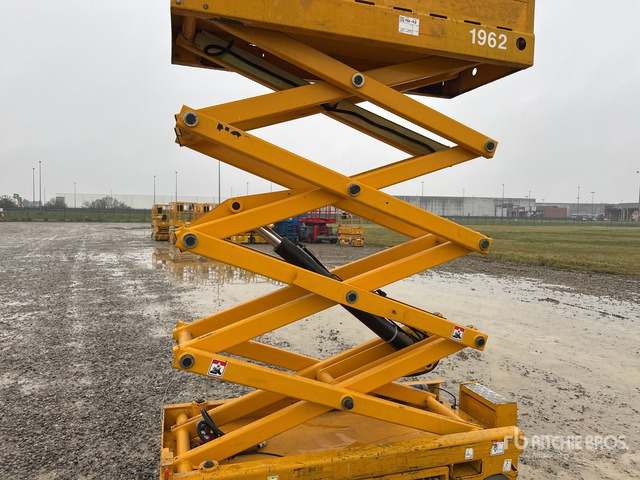 2008 Haulotte Optimum 8 Electric Scissor Lift - Scissor lift: picture 4 2008 Haulotte Optimum 8 Electric Scissor Lift - Scissor lift: picture 4