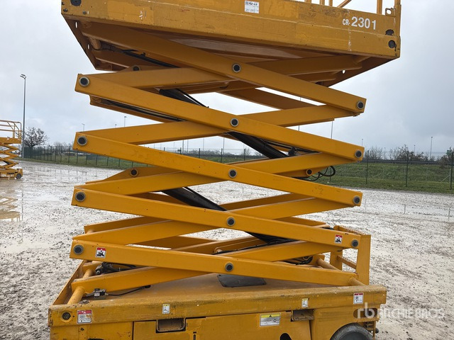 2009 Haulotte Compact12 Electric Scissor Lift - Scissor lift: picture 4 2009 Haulotte Compact12 Electric Scissor Lift - Scissor lift: picture 4