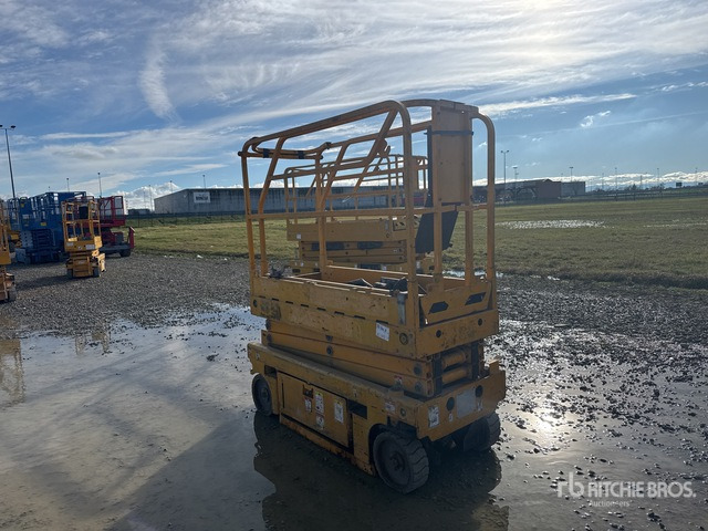 2009 Haulotte Optimum 8 Electric (Inoperable) Scissor Lift - Scissor lift: picture 3 2009 Haulotte Optimum 8 Electric (Inoperable) Scissor Lift - Scissor lift: picture 3