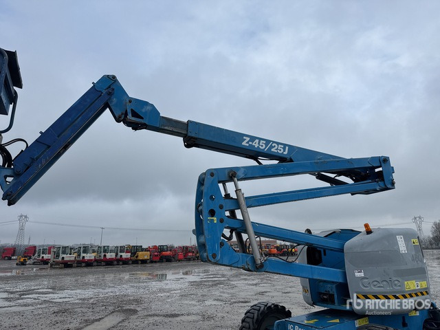 2011 Genie Z45/25 Diesel Articulating Boom Lift - Articulated boom: picture 4 2011 Genie Z45/25 Diesel Articulating Boom Lift - Articulated boom: picture 4