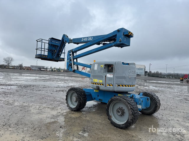 2011 Genie Z45/25 Diesel Articulating Boom Lift - Articulated boom: picture 2 2011 Genie Z45/25 Diesel Articulating Boom Lift - Articulated boom: picture 2
