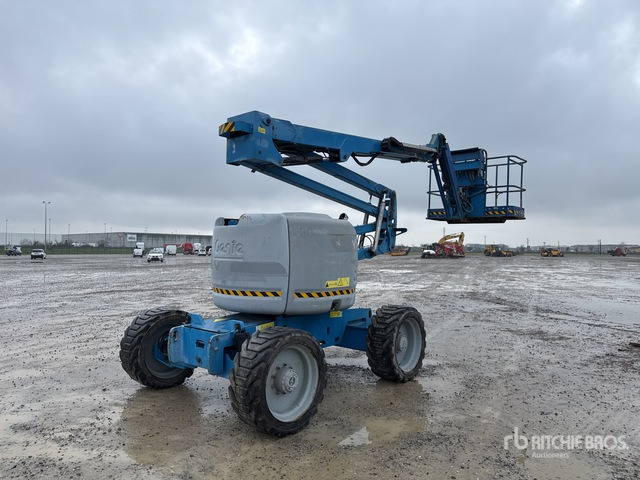 2011 Genie Z45/25 Diesel Articulating Boom Lift - Articulated boom: picture 3 2011 Genie Z45/25 Diesel Articulating Boom Lift - Articulated boom: picture 3