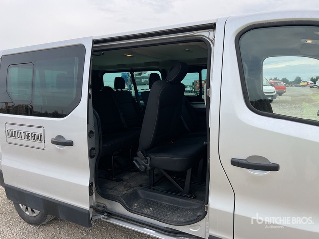 2015 Renault Trafic 120dci 9-Seat Mini Bus - Bus: picture 5 2015 Renault Trafic 120dci 9-Seat Mini Bus - Bus: picture 5