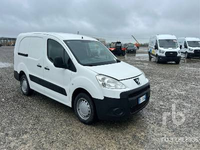 PEUGEOT - Box truck: picture 5 PEUGEOT - Box truck: picture 5