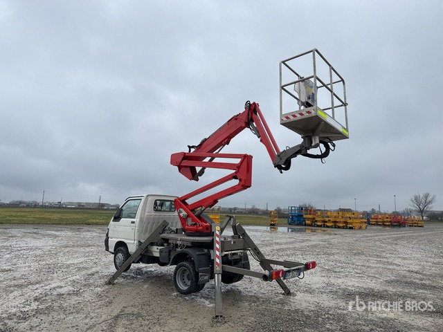 Piaggio Porter Maxxi Bucket Truck - Truck mounted aerial platform: picture 2 Piaggio Porter Maxxi Bucket Truck - Truck mounted aerial platform: picture 2