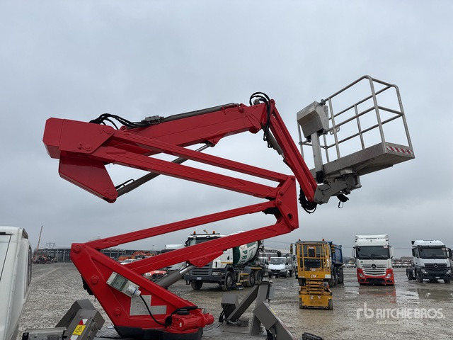 Piaggio Porter Maxxi Bucket Truck - Truck mounted aerial platform: picture 4 Piaggio Porter Maxxi Bucket Truck - Truck mounted aerial platform: picture 4