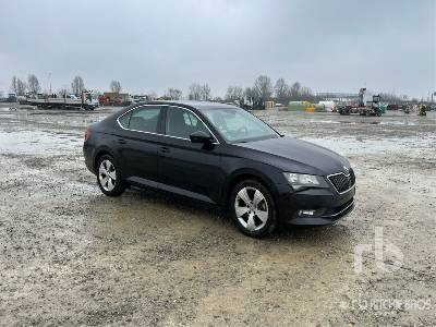SKODA SUPERB - Car: picture 4 SKODA SUPERB - Car: picture 4