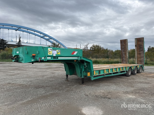 1999 TR AX Tri/A Semi-Remorque Porte-Engin ... Lowboy Trailer - Low loader trailer: picture 1 1999 TR AX Tri/A Semi-Remorque Porte-Engin ... Lowboy Trailer - Low loader trailer: picture 1