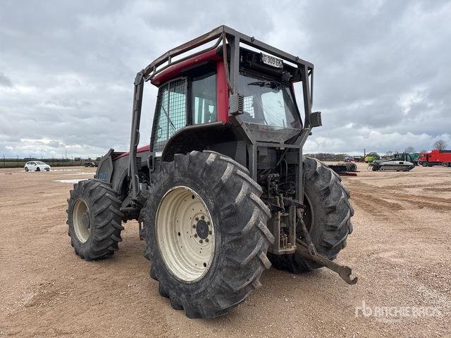 2009 Valtra T131H 4x4 Tracteur Agricole (Inoperable) 4WD Tractor - Farm tractor: picture 2 2009 Valtra T131H 4x4 Tracteur Agricole (Inoperable) 4WD Tractor - Farm tractor: picture 2