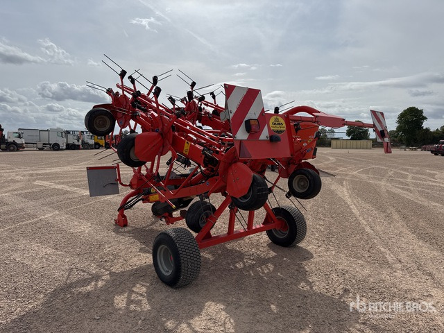 2015 Kuhn GF10802TGII 10.8 m Semi-Mount 10 Rotor Faneuse Hay Tedder - Tedder/ Rake: picture 3 2015 Kuhn GF10802TGII 10.8 m Semi-Mount 10 Rotor Faneuse Hay Tedder - Tedder/ Rake: picture 3