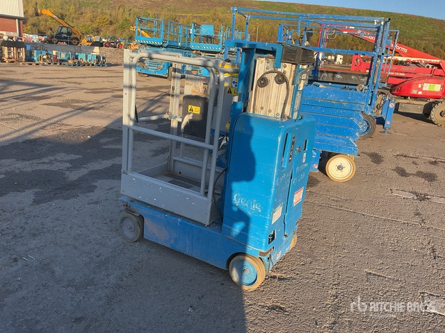 2005 Genie GR15 Vertical Mast Lift - Vertical mast lift: picture 3 2005 Genie GR15 Vertical Mast Lift - Vertical mast lift: picture 3