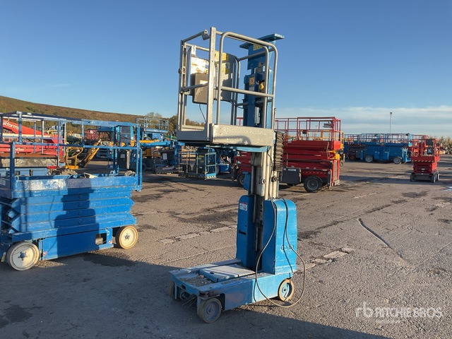 2005 Genie GR15 Vertical Mast Lift - Vertical mast lift: picture 1 2005 Genie GR15 Vertical Mast Lift - Vertical mast lift: picture 1
