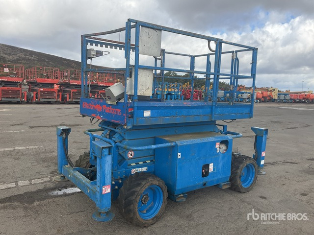 Scissor lift 2007 Skyjack SJ6832 4x4 Diesel Scissor Lift: picture 1