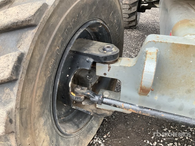 2008 Haulotte UHA20 4WD Diesel Articulating Boom Lift - Articulated boom: picture 3 2008 Haulotte UHA20 4WD Diesel Articulating Boom Lift - Articulated boom: picture 3