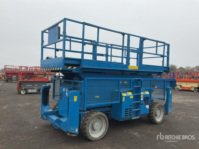 2011 Genie GS5390 4x4 Diesel Scissor Lift - Scissor lift: picture 3 2011 Genie GS5390 4x4 Diesel Scissor Lift - Scissor lift: picture 3