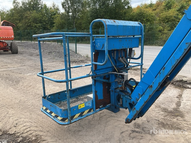 2011 Genie Z45/28 2WD Hybrid Articulating Boom Lift - Articulated boom: picture 4 2011 Genie Z45/28 2WD Hybrid Articulating Boom Lift - Articulated boom: picture 4