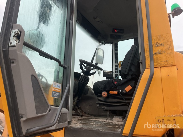 2011 Volvo L90F Wheel Loader - Wheel loader: picture 5 2011 Volvo L90F Wheel Loader - Wheel loader: picture 5