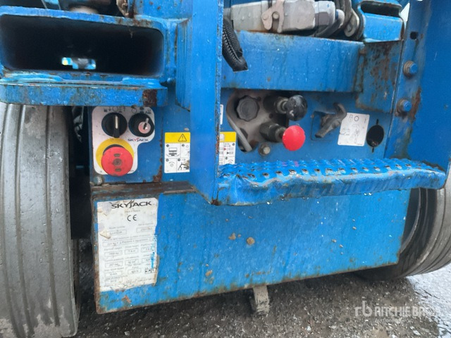 2012 Skyjack SJIII3226 Electric Scissor Lift - Scissor lift: picture 5 2012 Skyjack SJIII3226 Electric Scissor Lift - Scissor lift: picture 5