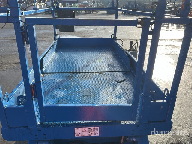 2012 Skyjack SJIII4632 Electric Scissor Lift - Scissor lift: picture 4 2012 Skyjack SJIII4632 Electric Scissor Lift - Scissor lift: picture 4