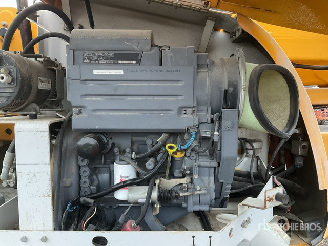 2013 Haulotte HA16DX 4WD Diesel Articulating Boom Lift - Articulated boom: picture 4 2013 Haulotte HA16DX 4WD Diesel Articulating Boom Lift - Articulated boom: picture 4