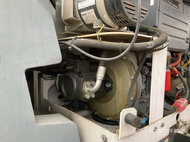 2013 Haulotte HA16PX 4WD Diesel Articulating Boom Lift - Articulated boom: picture 5 2013 Haulotte HA16PX 4WD Diesel Articulating Boom Lift - Articulated boom: picture 5