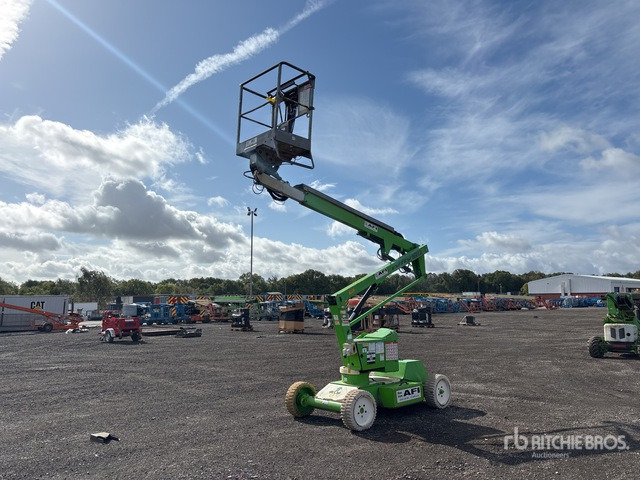 2013 Nifty-Lift HR12NDE 2WD Hybrid Articulating Boom Lift - Articulated boom: picture 1 2013 Nifty-Lift HR12NDE 2WD Hybrid Articulating Boom Lift - Articulated boom: picture 1