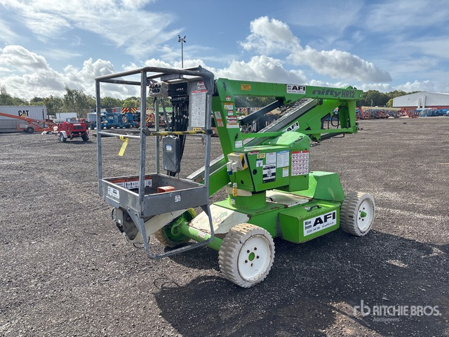 2013 Nifty-Lift HR12NDE 2WD Hybrid Articulating Boom Lift - Articulated boom: picture 3 2013 Nifty-Lift HR12NDE 2WD Hybrid Articulating Boom Lift - Articulated boom: picture 3