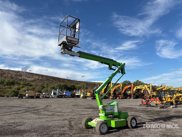 2013 Nifty-Lift HR12NDE 2WD Hybrid Articulating Boom Lift - Articulated boom: picture 1 2013 Nifty-Lift HR12NDE 2WD Hybrid Articulating Boom Lift - Articulated boom: picture 1