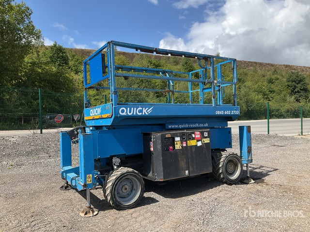 2014 Genie GS2669RT 4x4 Diesel Scissor Lift - Scissor lift: picture 2 2014 Genie GS2669RT 4x4 Diesel Scissor Lift - Scissor lift: picture 2