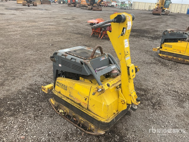 2014 Wacker Neuson Vibroplate DPU100-70LES Vibratory Plate Compactor Vibratory Plate Compactor - Vibratory plate: picture 3 2014 Wacker Neuson Vibroplate DPU100-70LES Vibratory Plate Compactor Vibratory Plate Compactor - Vibratory plate: picture 3