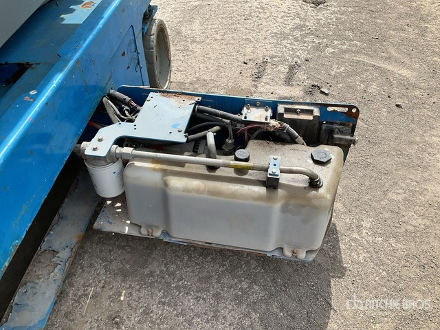 2015 Genie GS-4047 Electric (Inoperable) Scissor Lift - Scissor lift: picture 5 2015 Genie GS-4047 Electric (Inoperable) Scissor Lift - Scissor lift: picture 5