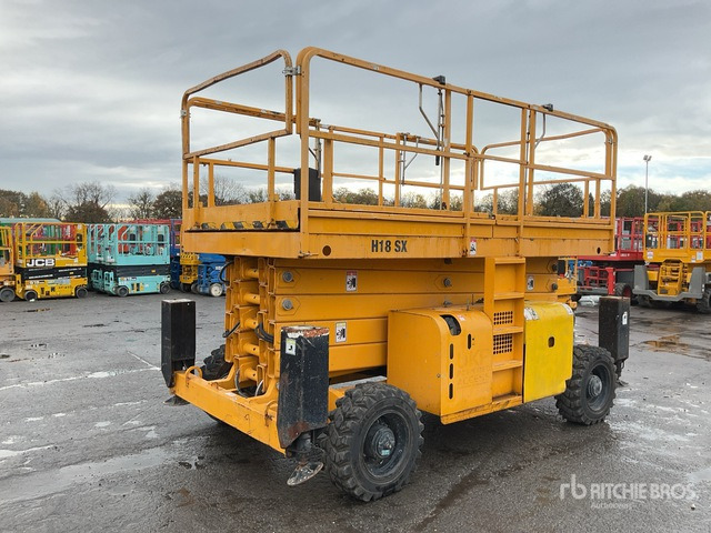 2015 Haulotte H18SX 4x4 Diesel Scissor Lift - Scissor lift: picture 5 2015 Haulotte H18SX 4x4 Diesel Scissor Lift - Scissor lift: picture 5