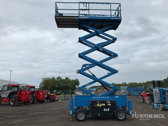 2017 Genie GS-4069 4x4 Diesel Scissor Lift - Scissor lift: picture 2 2017 Genie GS-4069 4x4 Diesel Scissor Lift - Scissor lift: picture 2